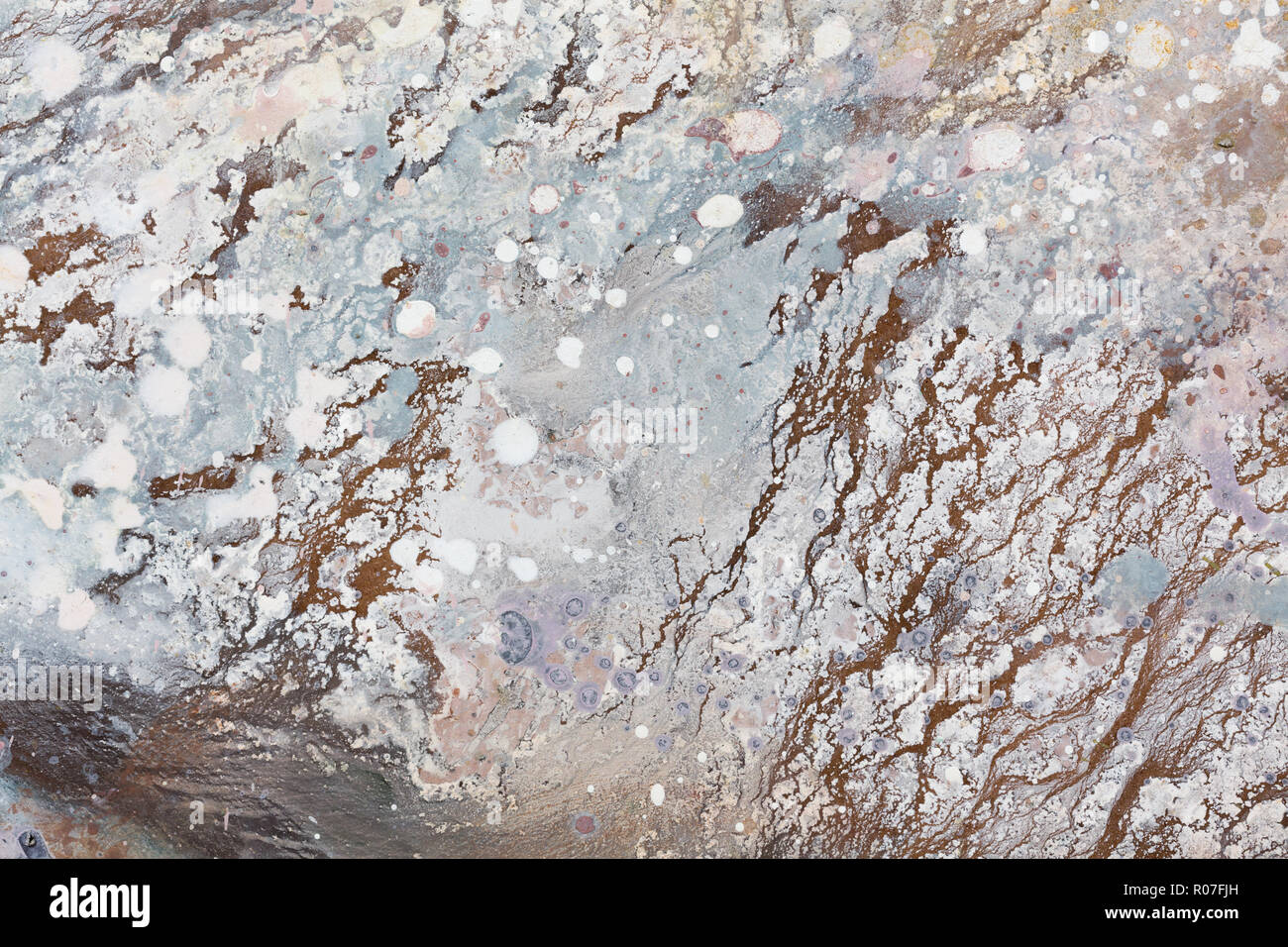 Abstract. Des couleurs sombres dans l'eau créer l'image d'hurragane. Banque D'Images