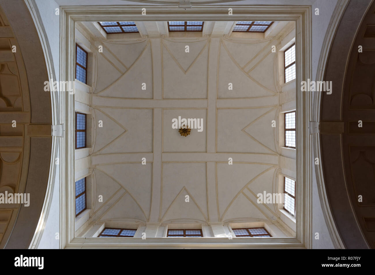 À l'intérieur de la Basilique de Saint Barbara Banque D'Images