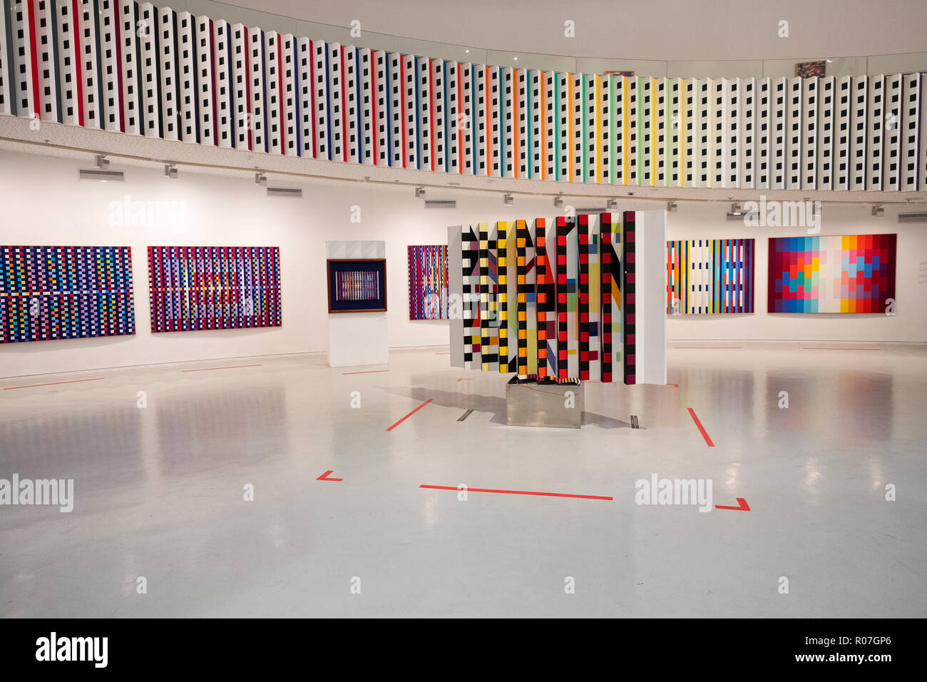 L'intérieur de l'œuvre d'Agam Yaakov Museum à Rishon LeTsiyon, Israël Banque D'Images