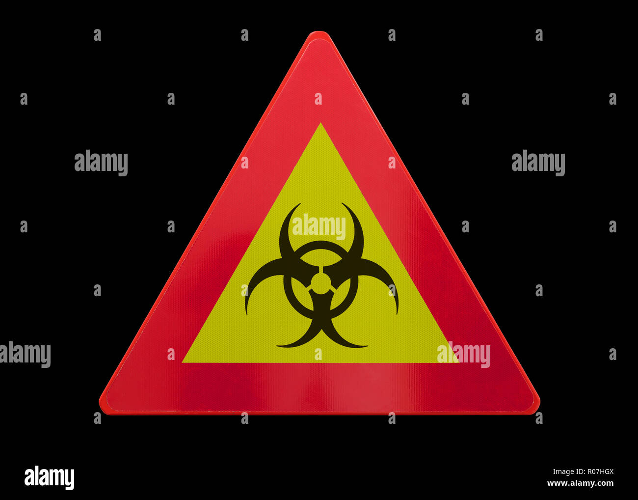 Panneau de circulation isolés - Biohazard - Isolé sur fond noir Banque D'Images