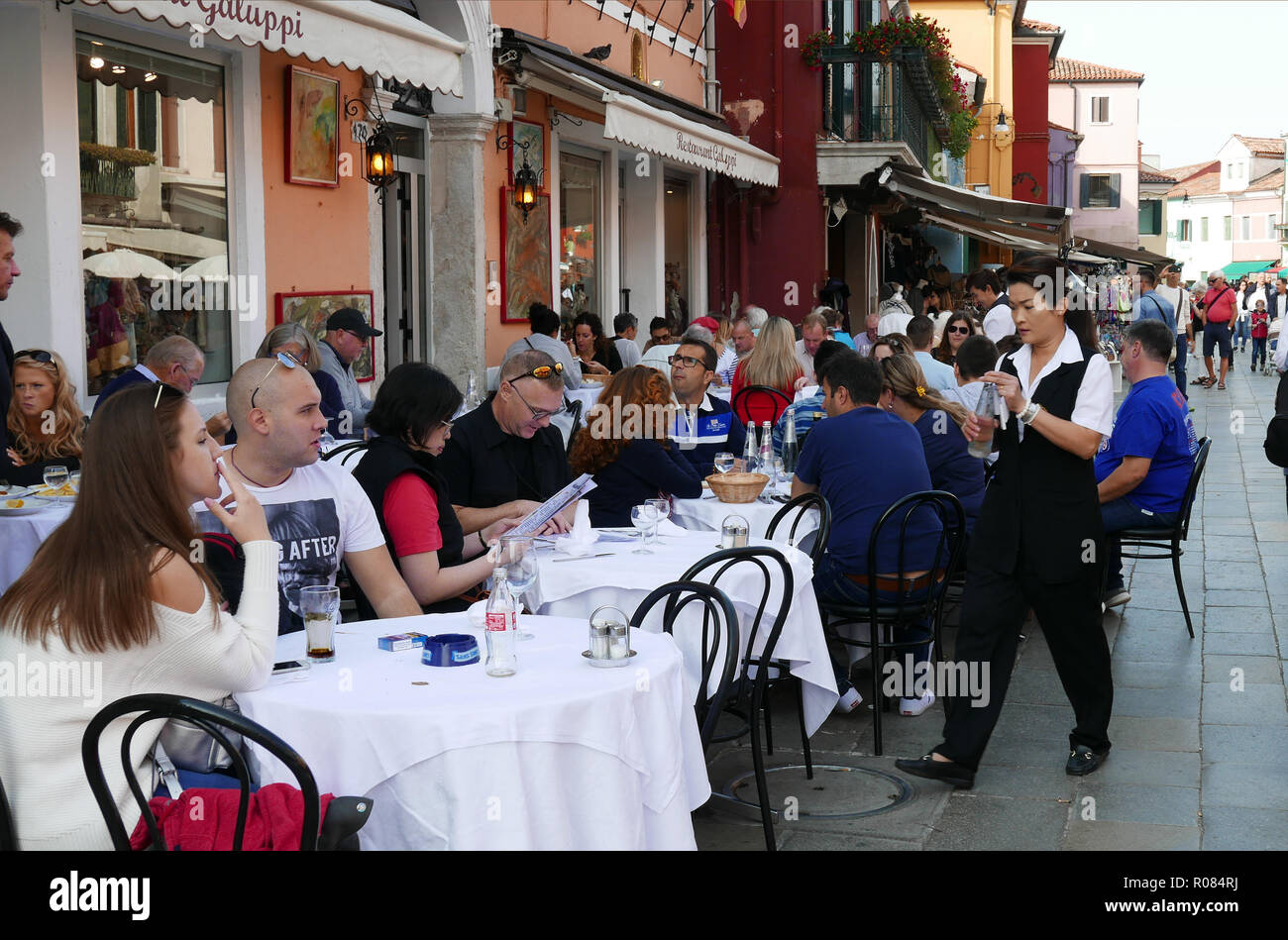 Restaurant à la ville principale de Burano, dans la lagune de Venise Banque D'Images