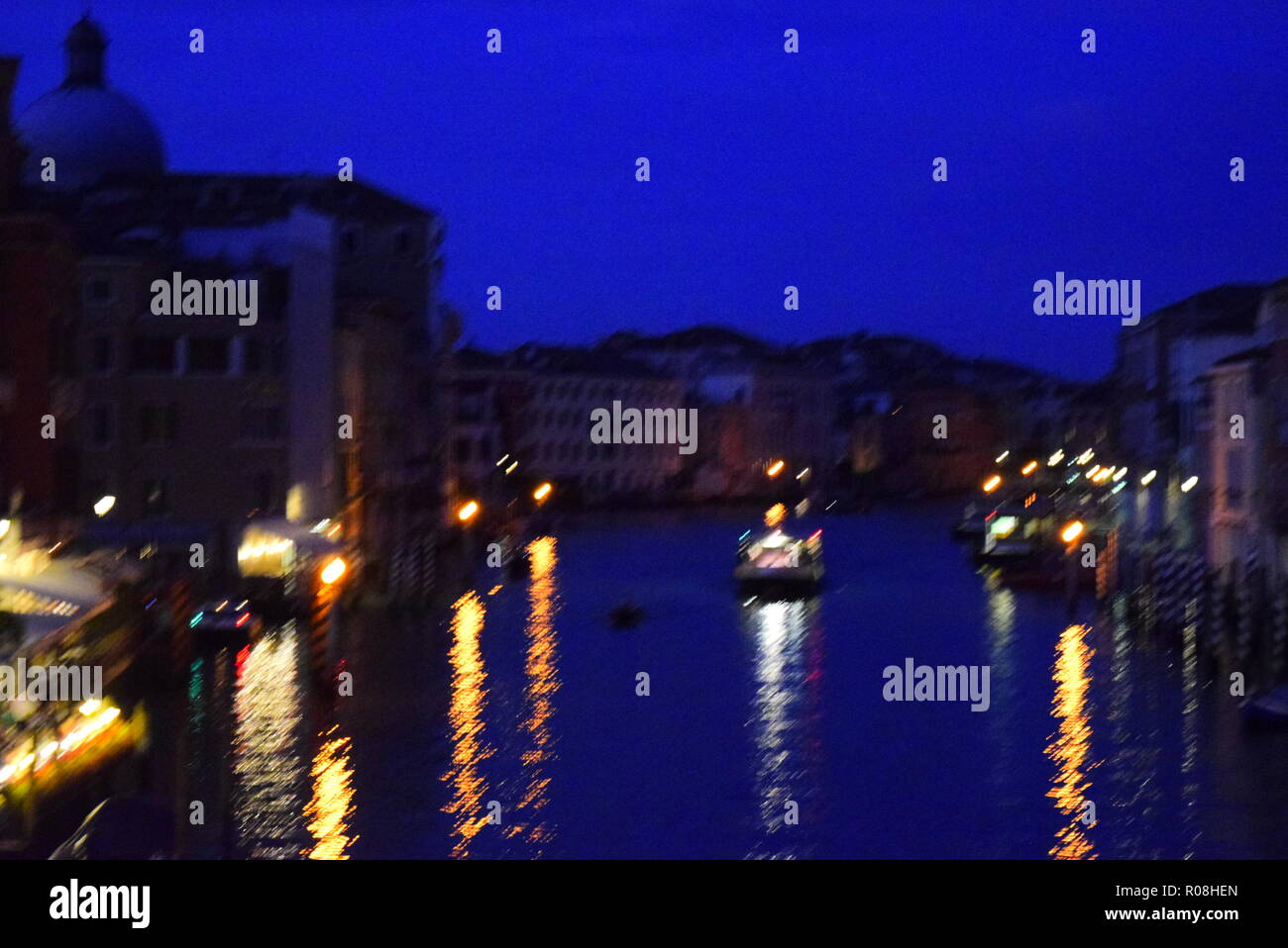 La photo reflex numérique HD de Venise, Italie. Toutes les photos sont prises dans la vraie Venise Italie. Vous pouvez voir le Grand Canal, bateaux, lieux, bâtiments. A voir Banque D'Images