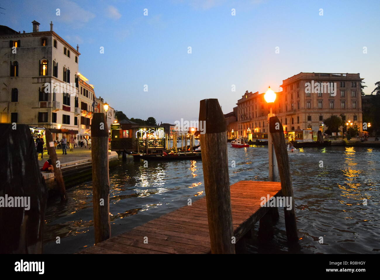 La photo reflex numérique HD de Venise, Italie. Toutes les photos sont prises dans la vraie Venise Italie. Vous pouvez voir le Grand Canal, bateaux, lieux, bâtiments. A voir Banque D'Images