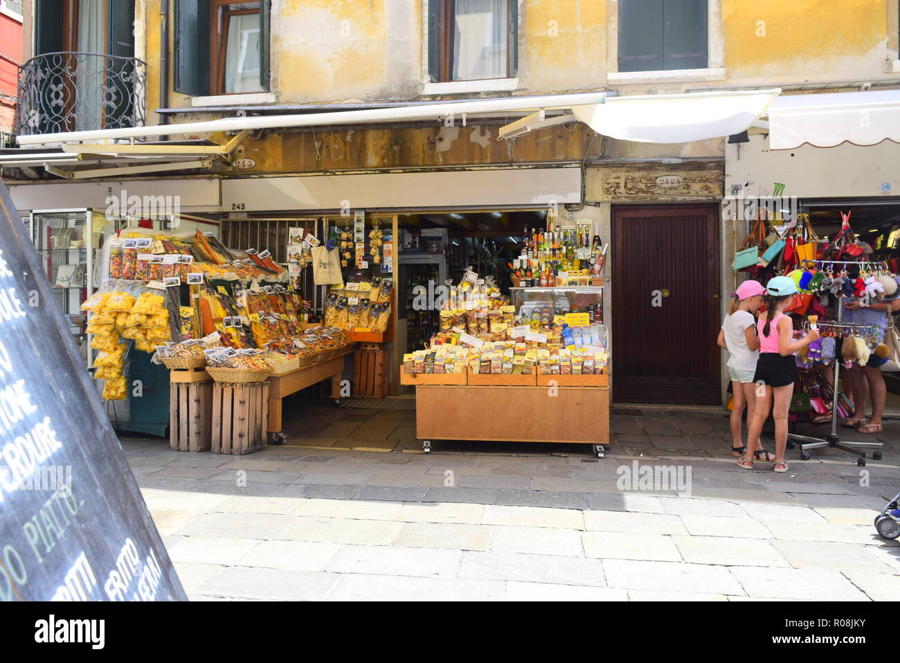 La photo reflex numérique HD de Venise, Italie. Toutes les photos sont prises dans la vraie Venise Italie. Vous pouvez voir le Grand Canal, bateaux, lieux, bâtiments. A voir Banque D'Images