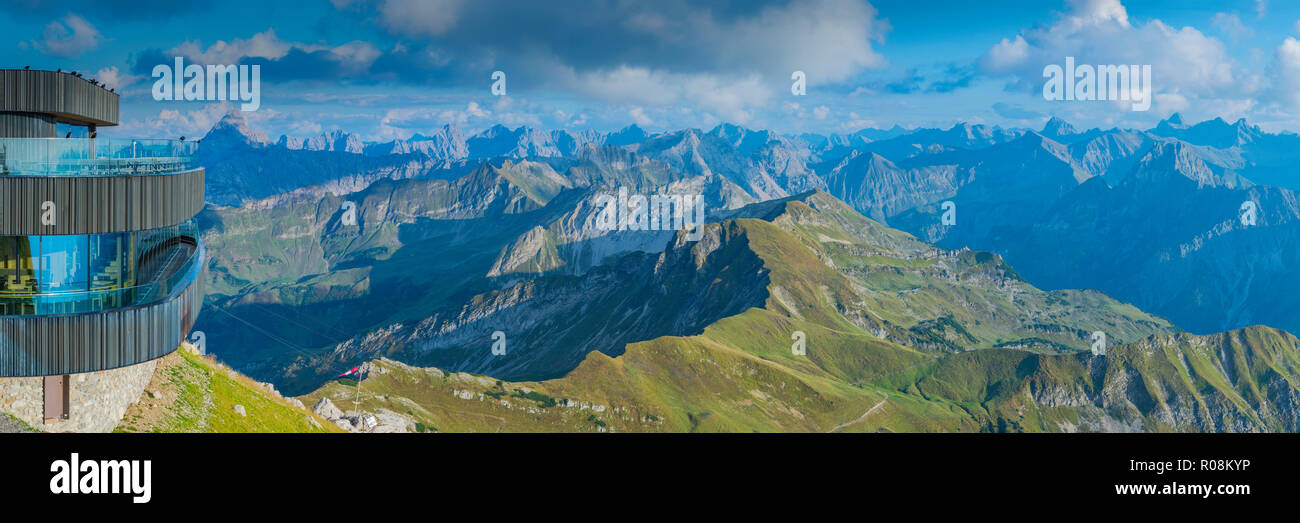 Panorama depuis le mont Nebelhorn, 2224m, vue sur les Alpes d'Allgäu, Allgäu, Bavière, Allemagne Banque D'Images