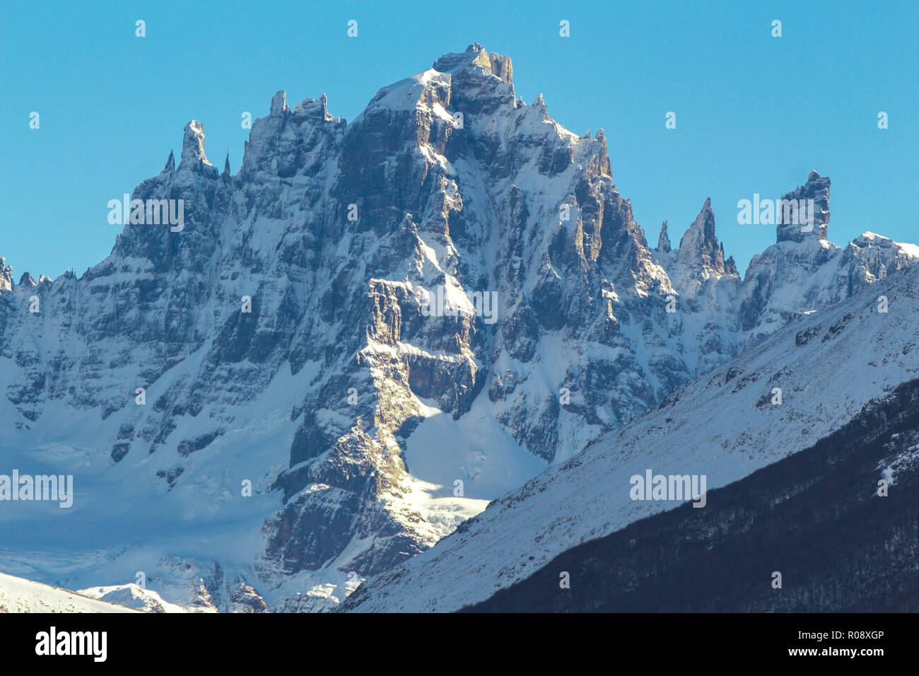 L'harfang peack de Cerro Castillo, la montagne qui ressemble vraiment à un château, à la Carretera Austral, la Route 7 au Chili Banque D'Images
