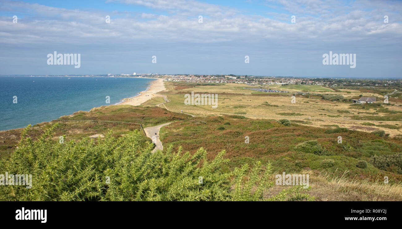 Southbourne et sa plage, vue de l'Hengistbury Head, Dorset, England, UK. Banque D'Images