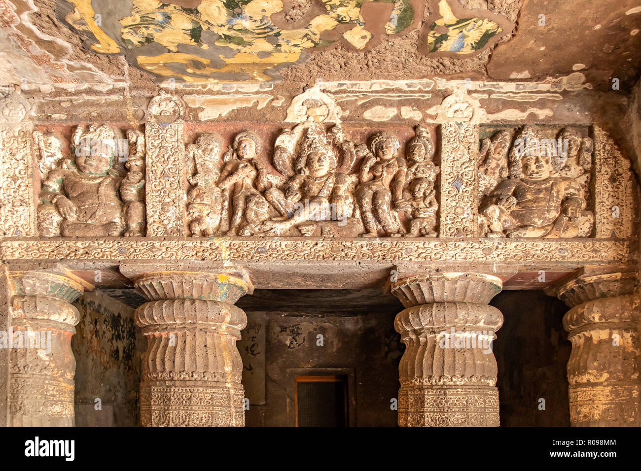 Colonnade en cave 2 à Ajanta Caves, près de Aurangabad, Maharashtra, Inde Banque D'Images