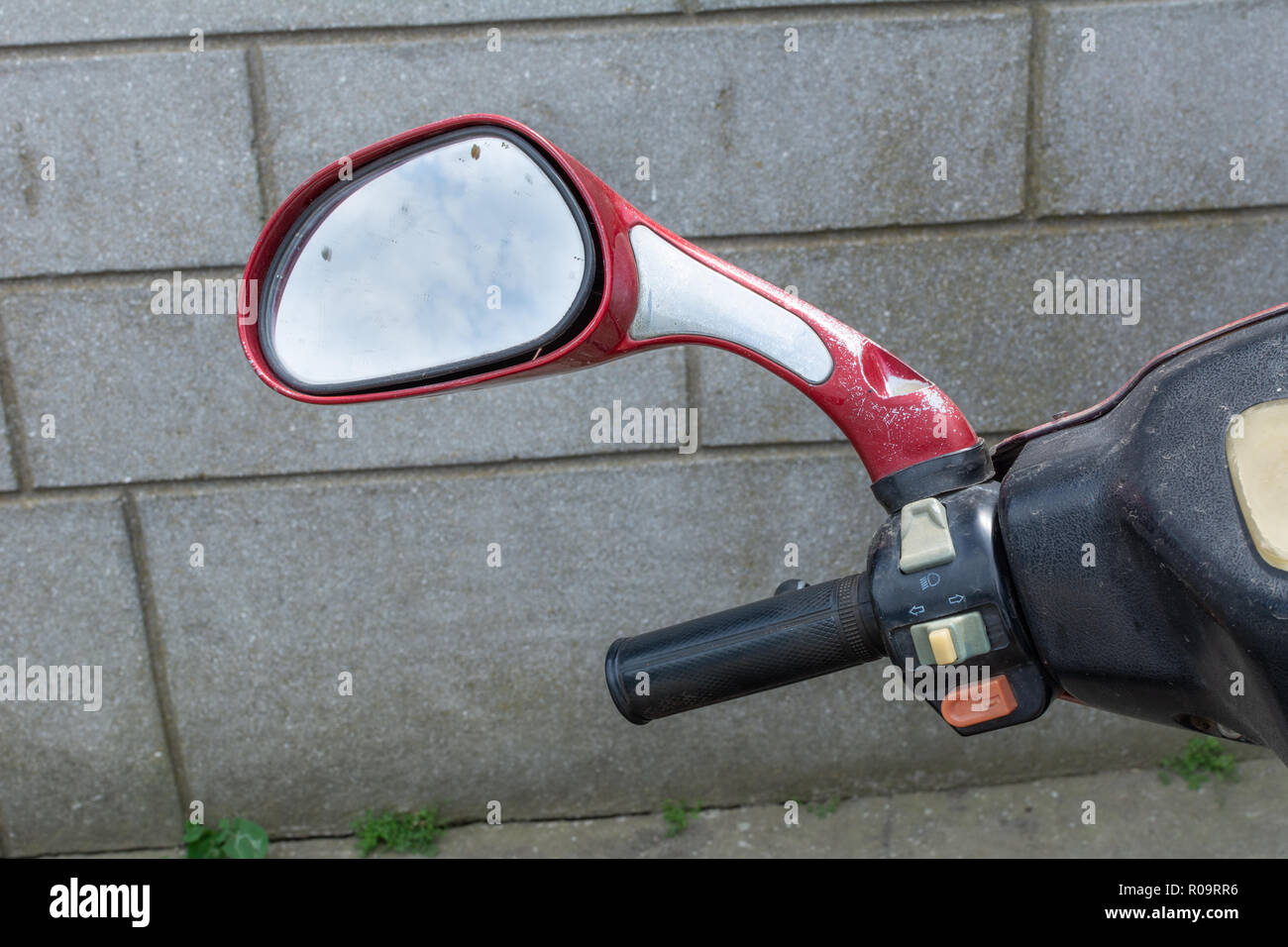 Rétroviseur de cyclomoteur vintage Banque de photographies et d'images à  haute résolution - Alamy