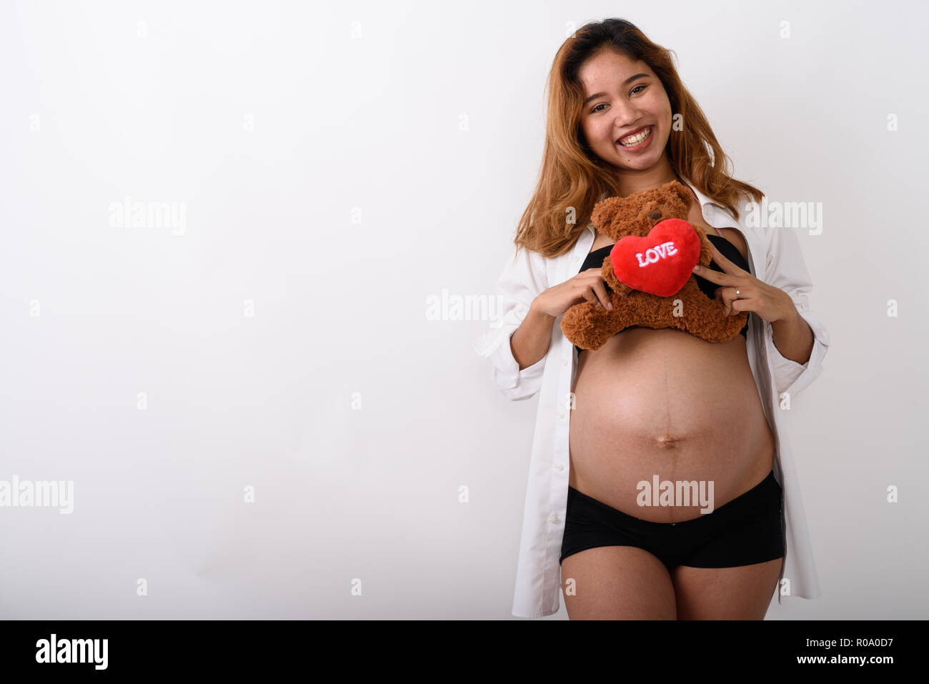 Portrait de belle jeune femme asiatique enceinte Banque D'Images