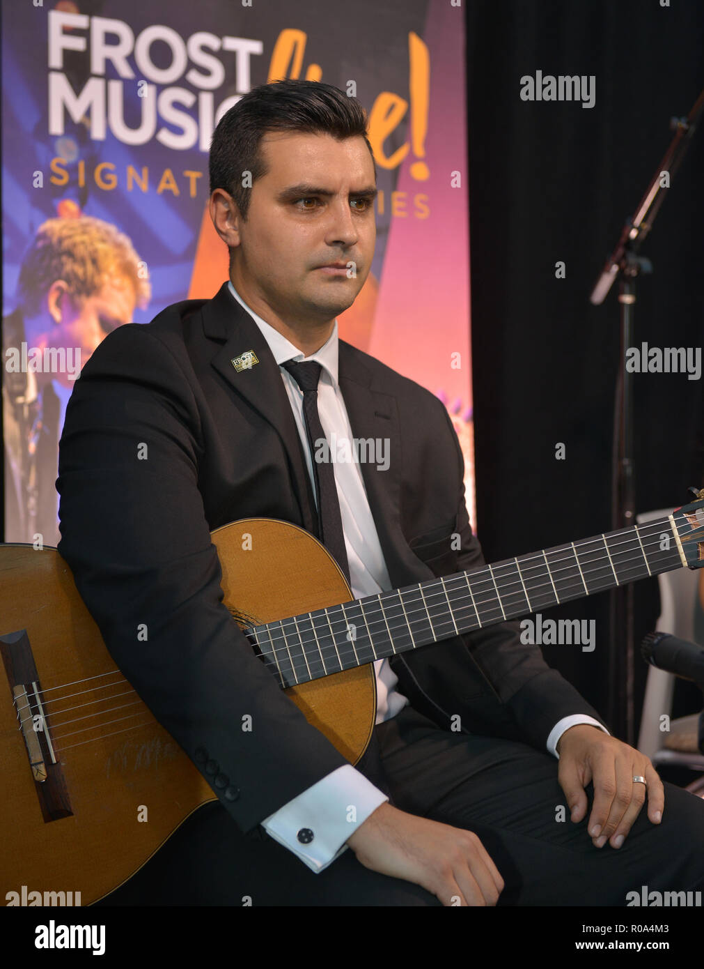 Allen et le chef de l'École de musique de givre présente "un goût de bon vin jumelé avec Frost Music : Une soirée de musique live, de vin et de mets gastronomiques" des livres et des livres, Coral Gables comprend : Federico Musgrove Où : Coral Gables, Florida, United States Quand : 02 Oct 2018 Credit : Johnny Louis/WENN.com Banque D'Images