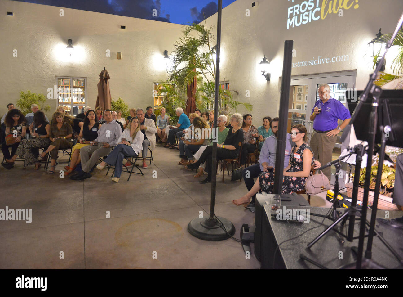 Allen et le chef de l'École de musique de givre présente "un goût de bon vin jumelé avec Frost Music : Une soirée de musique live, de vin et de mets gastronomiques" des livres et des livres, Coral Gables dispose d''atmosphère où : Coral Gables, Florida, United States Quand : 02 Oct 2018 Credit : Johnny Louis/WENN.com Banque D'Images
