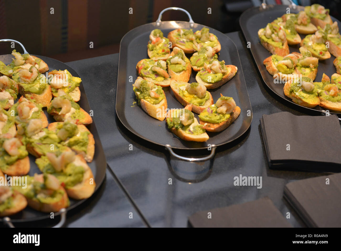 Allen et le chef de l'École de musique de givre présente "un goût de bon vin jumelé avec Frost Music : Une soirée de musique live, de vin et de mets gastronomiques" des livres et des livres, Coral Gables dispose d''atmosphère où : Coral Gables, Florida, United States Quand : 02 Oct 2018 Credit : Johnny Louis/WENN.com Banque D'Images
