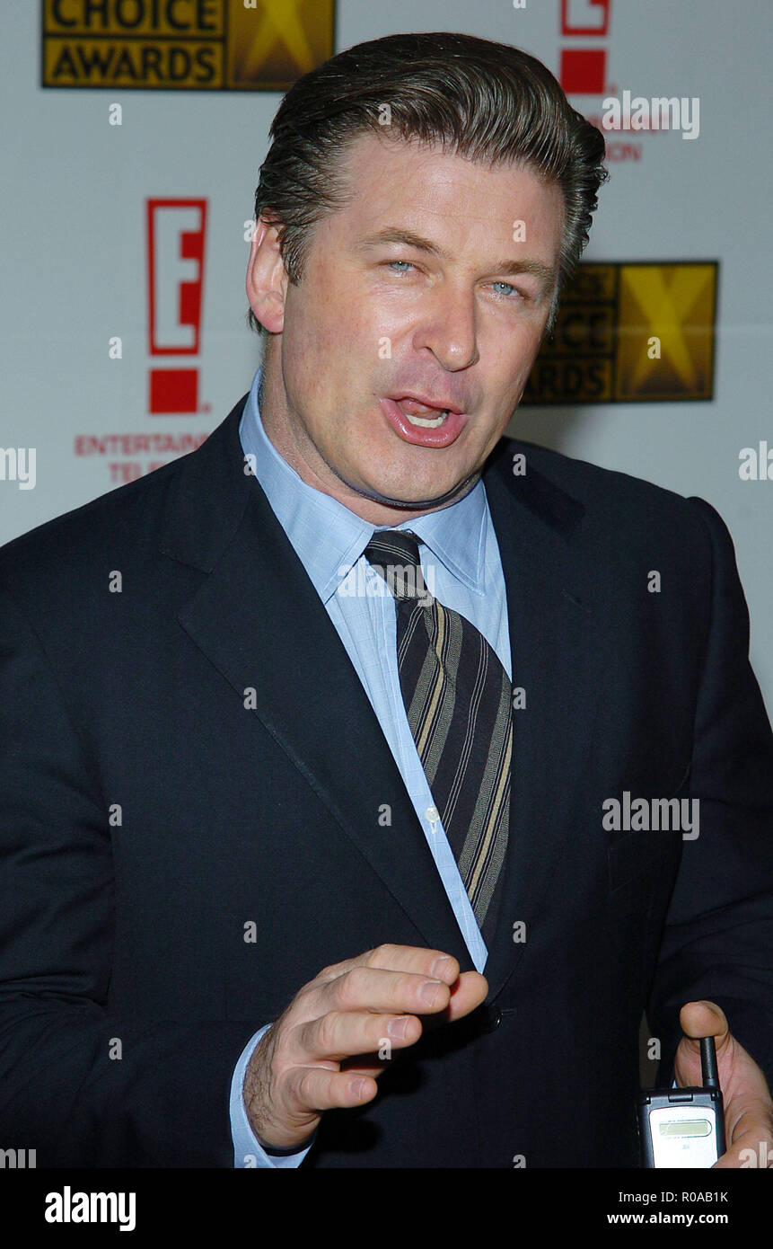 Alec Baldwin en arrivant à la 9th Annual Critics' Choice Awards au Beverly Hills Hotel à Los Angeles. Janvier, 10, 2004. BaldwinAlec003 Red Carpet Event, Vertical, USA, Cinéma, Célébrités, photographie, Bestof, Arts, Culture et divertissement, Célébrités Topix fashion / Vertical, Best of, événement dans la vie d'Hollywood, Californie - Tapis rouge et en backstage, USA, Cinéma, Célébrités, cinéma, télévision, Célébrités célébrités musique, photographie, Arts et culture, Bestof, divertissement, Topix headshot, vertical, une personne, à partir de l'an 2004, enquête tsuni@Gamma-USA.com Banque D'Images