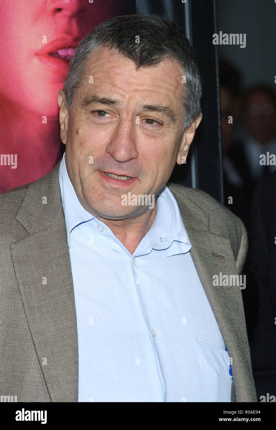 Robert DeNiro arrivant à l'aubaine Premiere au Chinese Theatre de Los Angeles. 22 avril, 2004.DeNiroRobert043 Red Carpet Event, Vertical, USA, Cinéma, Célébrités, photographie, Bestof, Arts, Culture et divertissement, Célébrités Topix fashion / Vertical, Best of, événement dans la vie d'Hollywood, Californie - Tapis rouge et en backstage, USA, Cinéma, Célébrités, cinéma, télévision, Célébrités célébrités musique, photographie, Arts et culture, Bestof, divertissement, Topix headshot, vertical, une personne, à partir de l'an 2004, enquête tsuni@Gamma-USA.com Banque D'Images