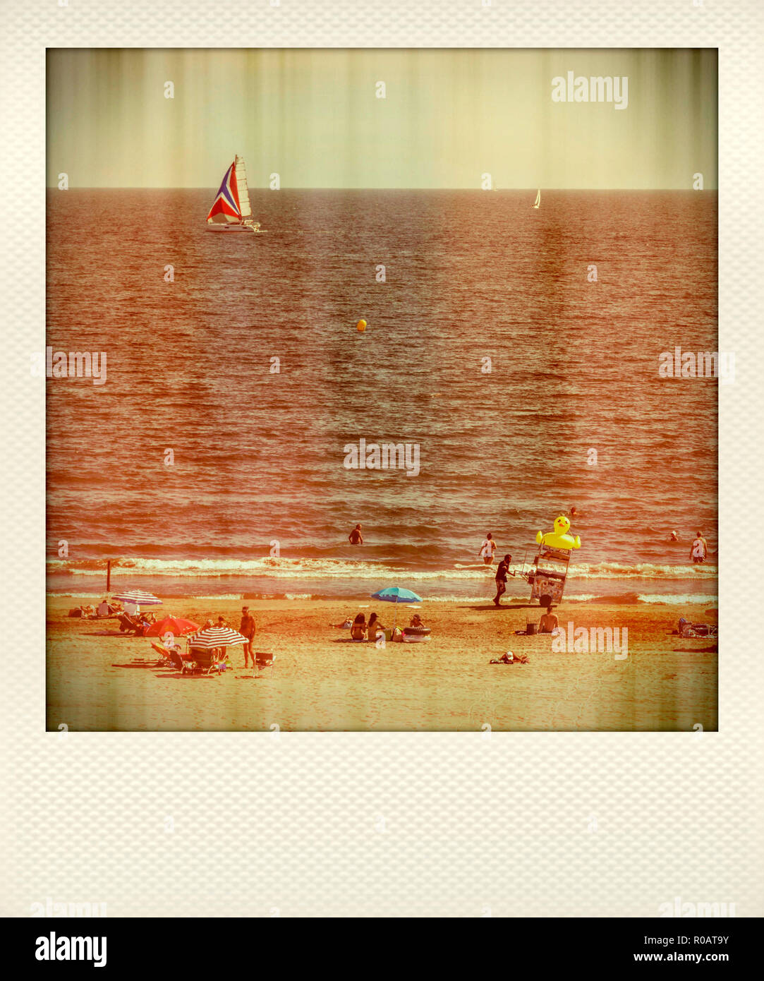 Effet Polaroid de plage et mer Méditerranée, France, Europe Banque D'Images