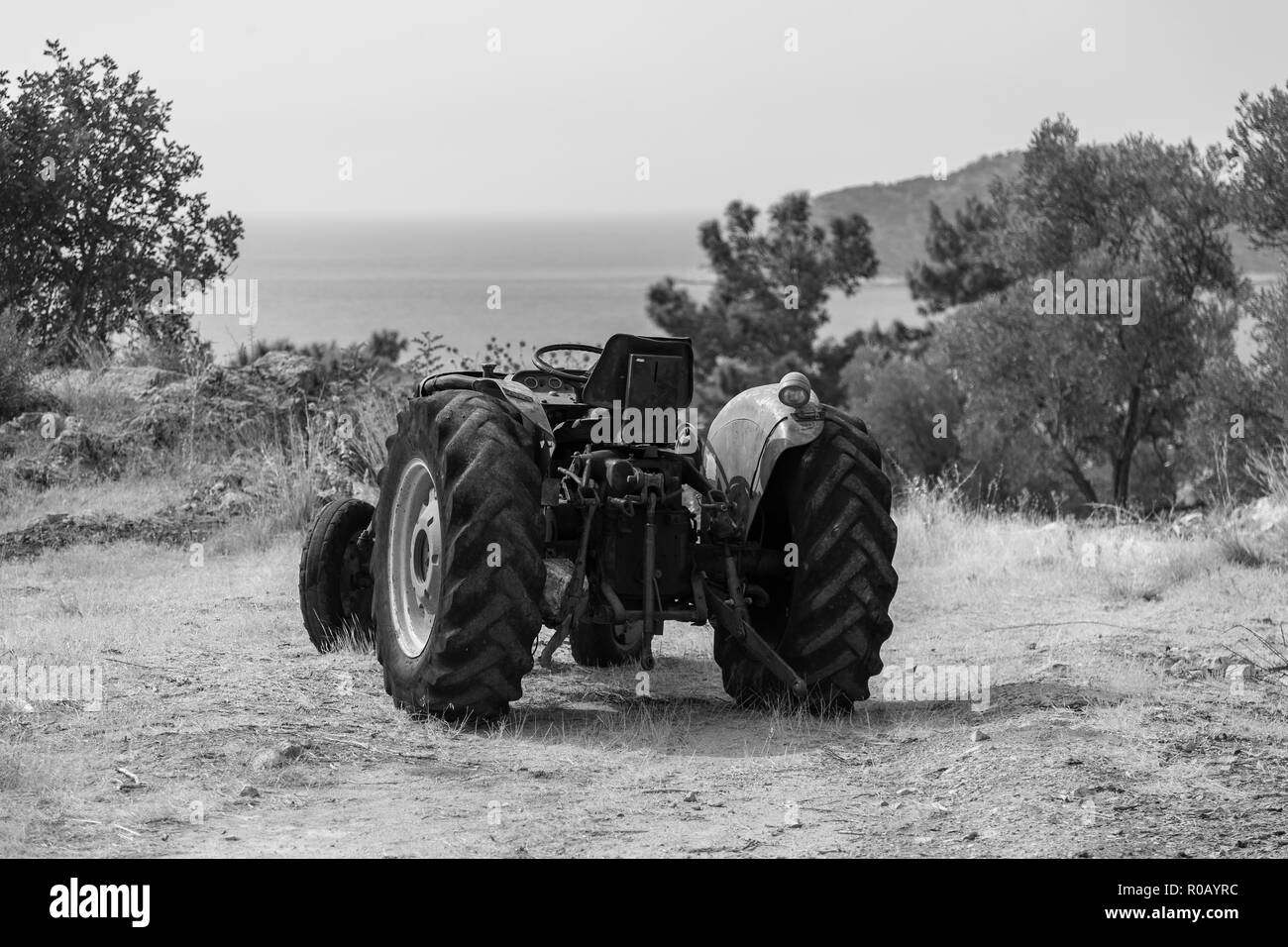 Tracteur abandonné près de Kalkan Turquie Banque D'Images