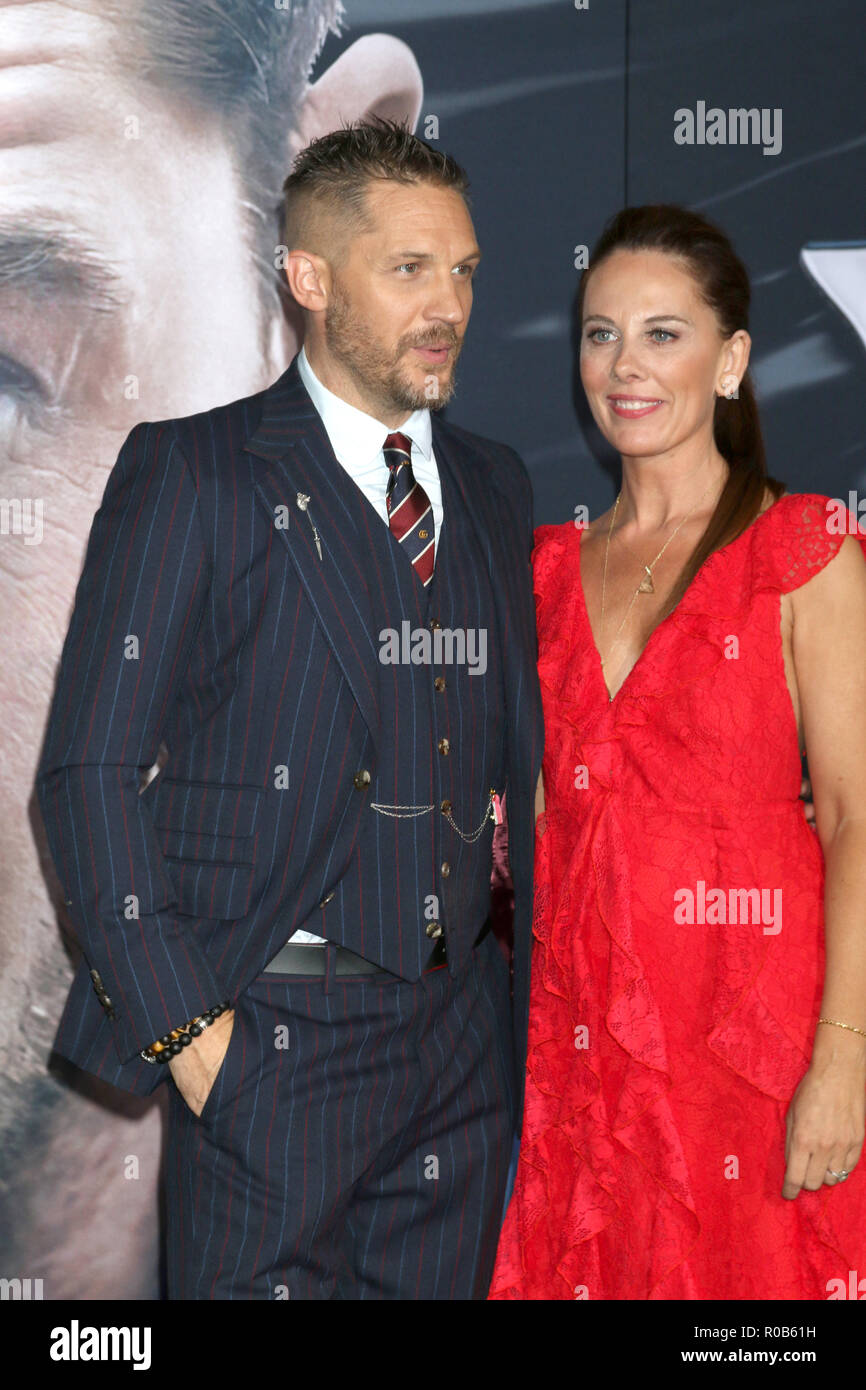 'Venom' la première au Village Theatre avec : Tom Hardy, Kelly Marcel Où : Westwood, California, United States Quand : 01 Oct 2018 Credit : Nicky Nelson/WENN.com Banque D'Images