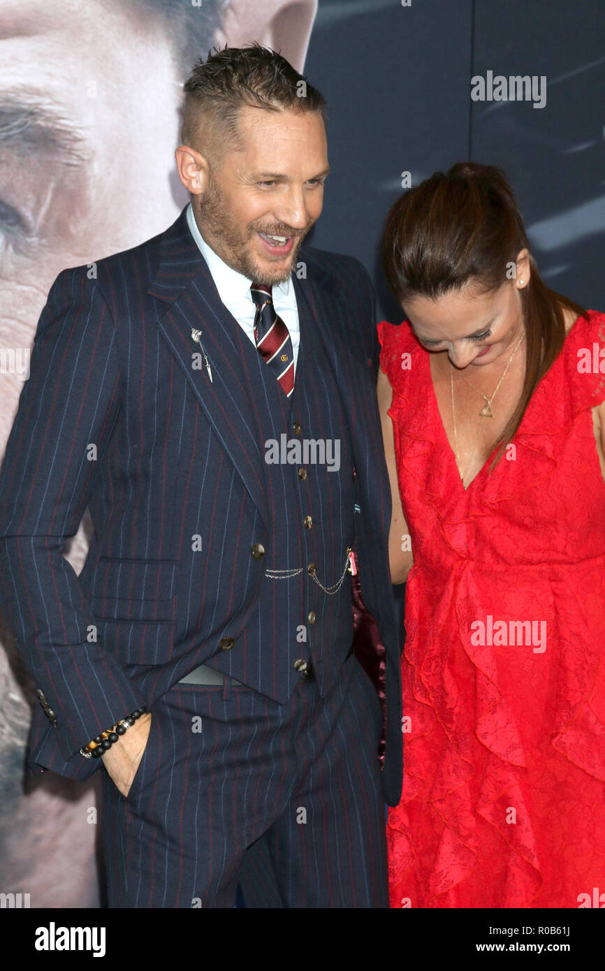 'Venom' la première au Village Theatre avec : Tom Hardy, Kelly Marcel Où : Westwood, California, United States Quand : 01 Oct 2018 Credit : Nicky Nelson/WENN.com Banque D'Images