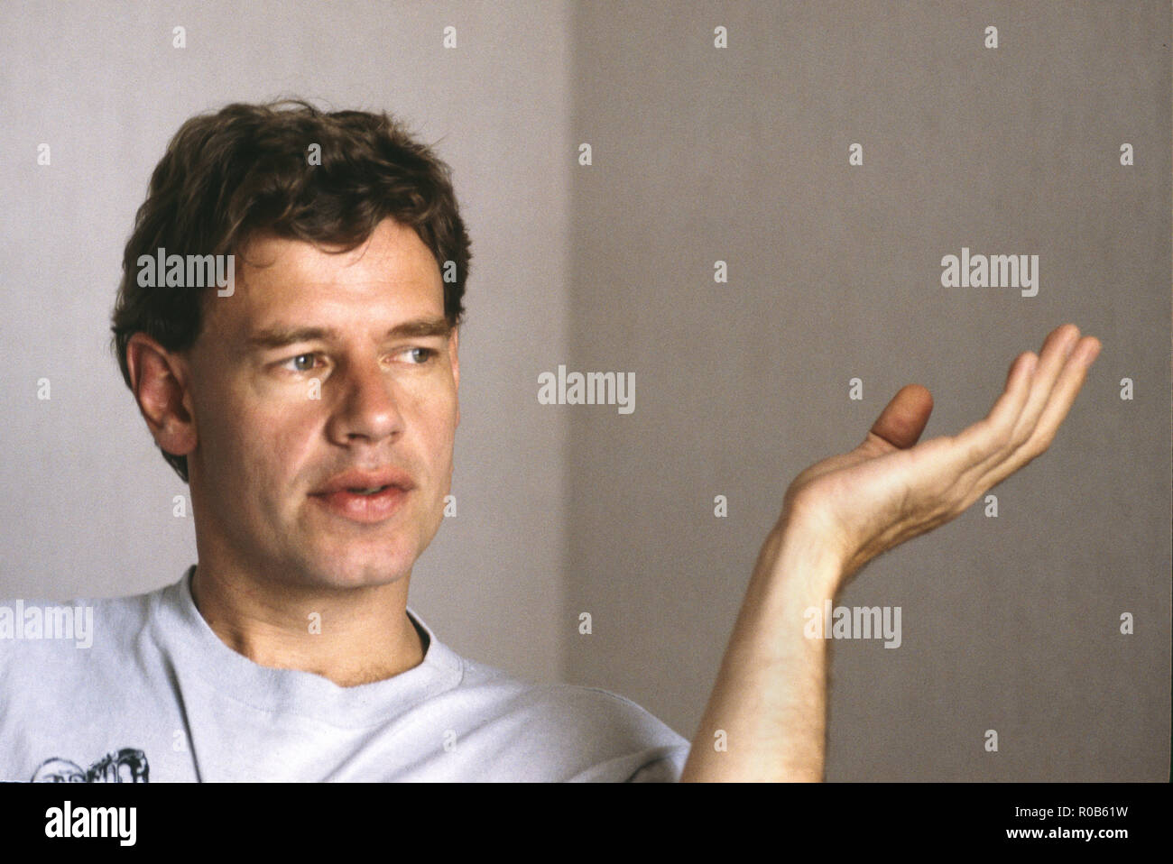 Portrait de batteur, compositeur, producteur Bill Bruford, en 1988, en tournée avec son groupe Earthworks. Bruford était membre de Yes, Genesis et King Crimson. Banque D'Images