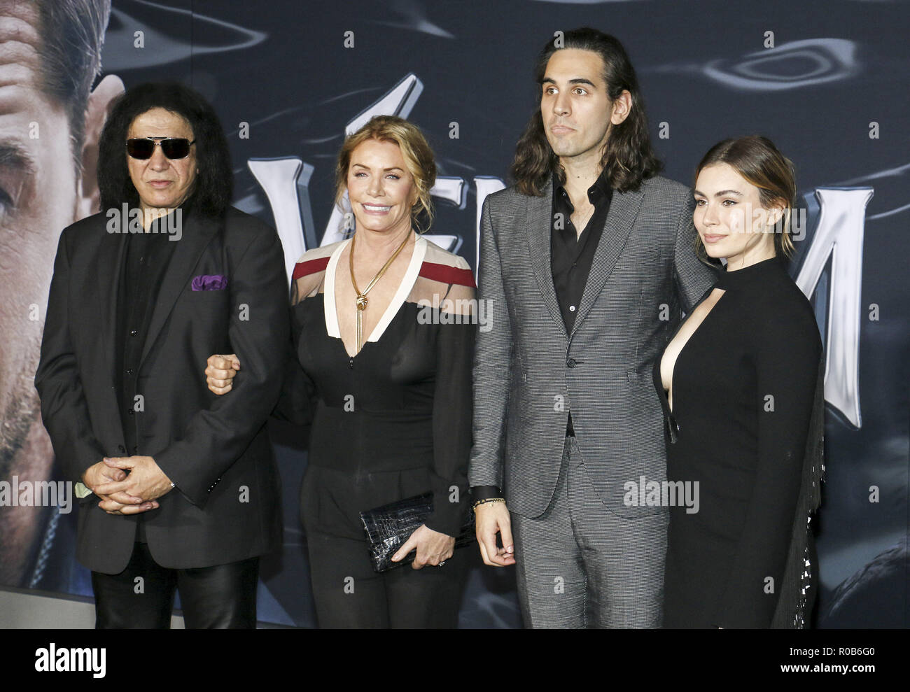 Première du film de Venom avec : Gene Simmons, Shannon Tweed, Nick Simmons, et Sophie Simmons Où : Los Angeles, California, United States Quand : 01 Oct 2018 Apega/WENN.com Crédit : Banque D'Images