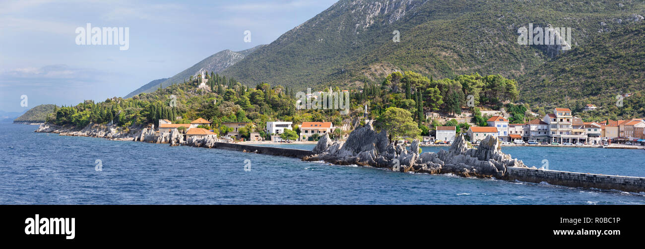 Croatie - le panorama de Trpanj, sur la péninsule de Peliesac. Banque D'Images