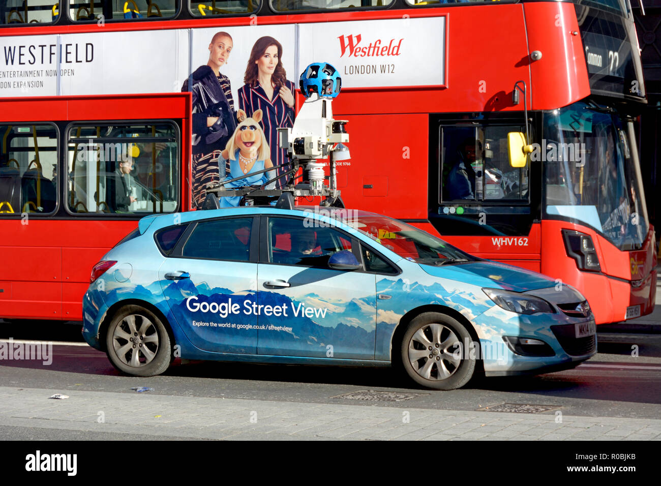 Google Street View camera car dans Regent Street, Londres, Angleterre, Royaume-Uni. Banque D'Images