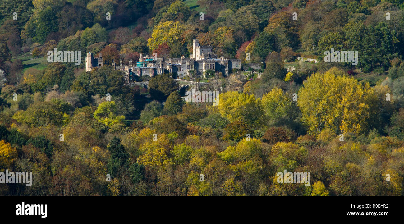 Haddon Hall Country House (Tudor) près de Bakewell, Derbyshire, Angleterre Banque D'Images