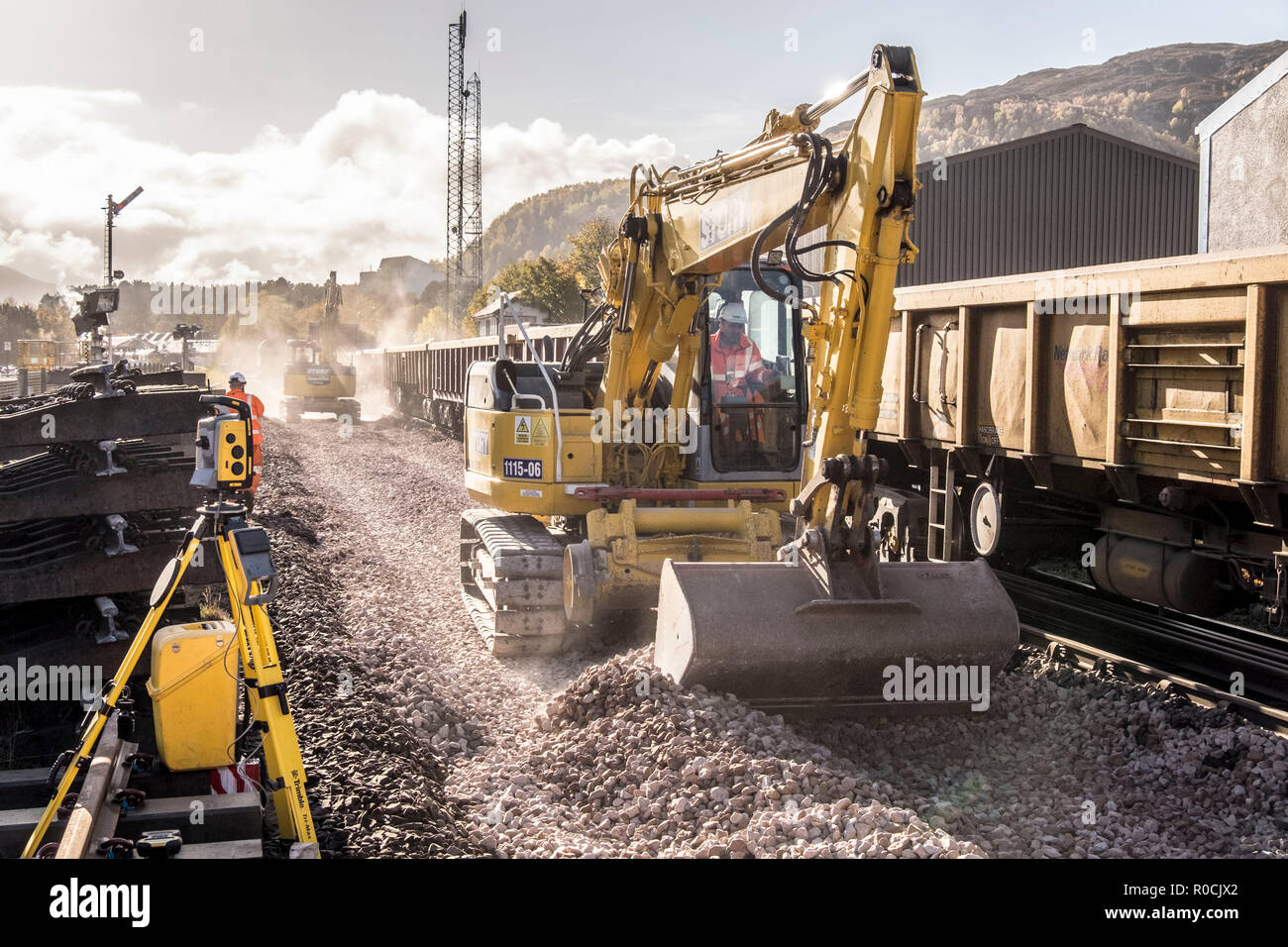 De nouvelles voies et ballast mis Banque D'Images