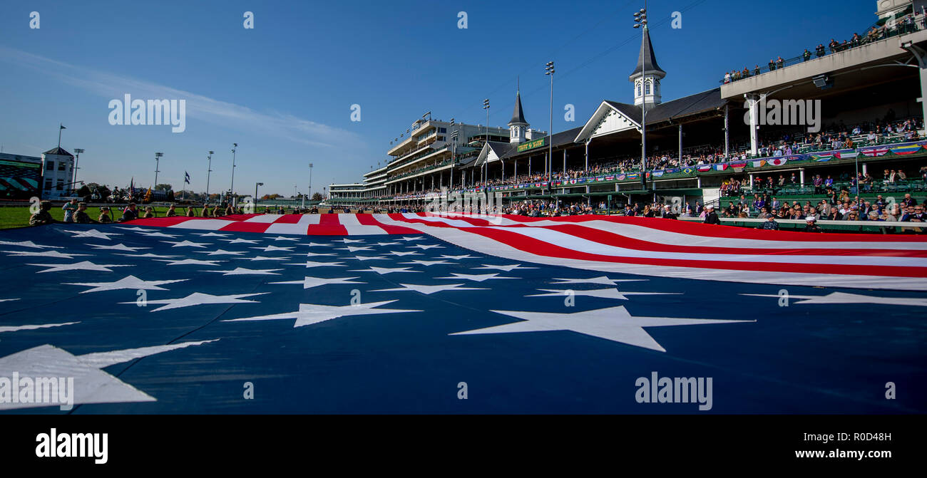 Louisville, Kentucky, USA. 29Th sep 2018. 3 novembre 2018 : Scènes de la cérémonie du drapeau sur Breeders Cup Championnats du monde samedi à Churchill Downs le 3 novembre 2018 à Louisville, Kentucky. Jamey : Sportswire/Eclipse/CSM/Alamy Live News Banque D'Images