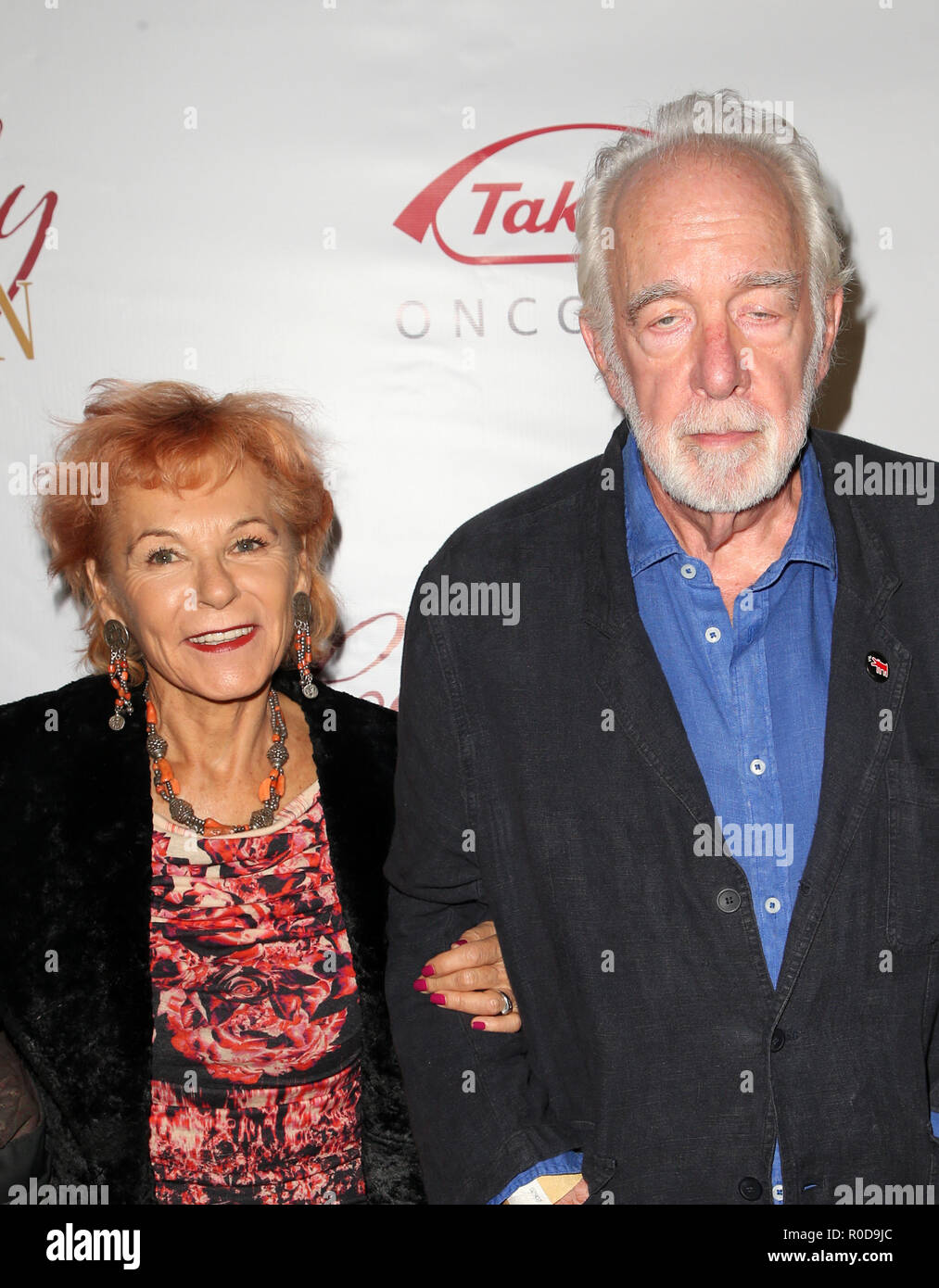 Los Angeles, CA, USA. 29Th sep 2018. Howard Hesseman, Caroline Ducroq, à l'International Myeloma Foundation comédie du 12e Fête au Wilshire Ebell Theatre de Los Angeles, Californie le 3 novembre 2018. Credit : Faye Sadou/media/Alamy Punch Live News Banque D'Images