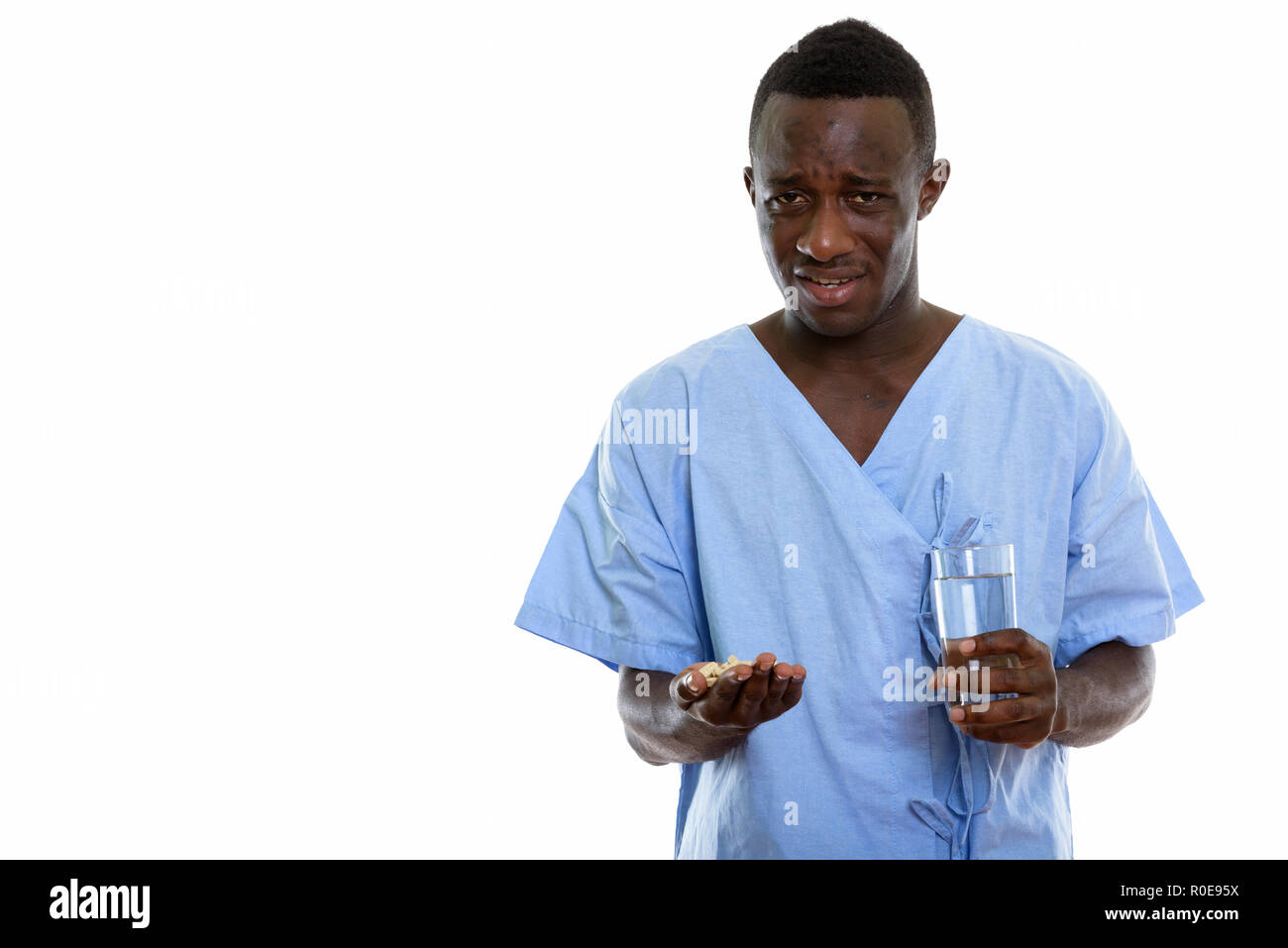 Portrait de jeune homme de l'Afrique noire à la patient dégoûté Banque D'Images