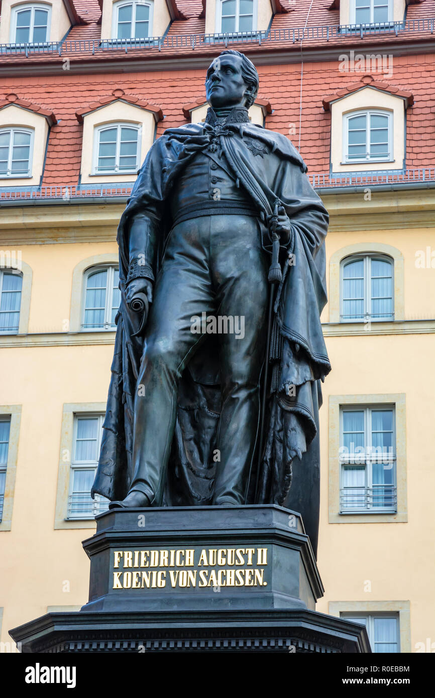 Mémorial de Frédéric-auguste II de Saxe au Neumarkt à Dresde, construit 1867 par Ernst Haehnel Banque D'Images