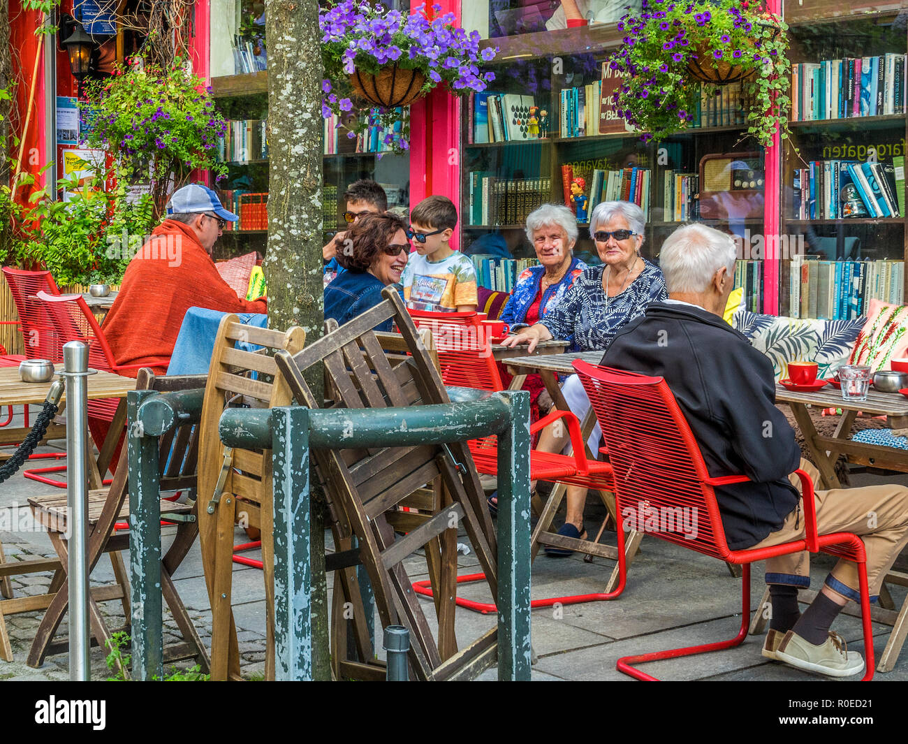 Les personnes bénéficiant d'un café à l'extérieur de la Norvège, Stavanger Banque D'Images