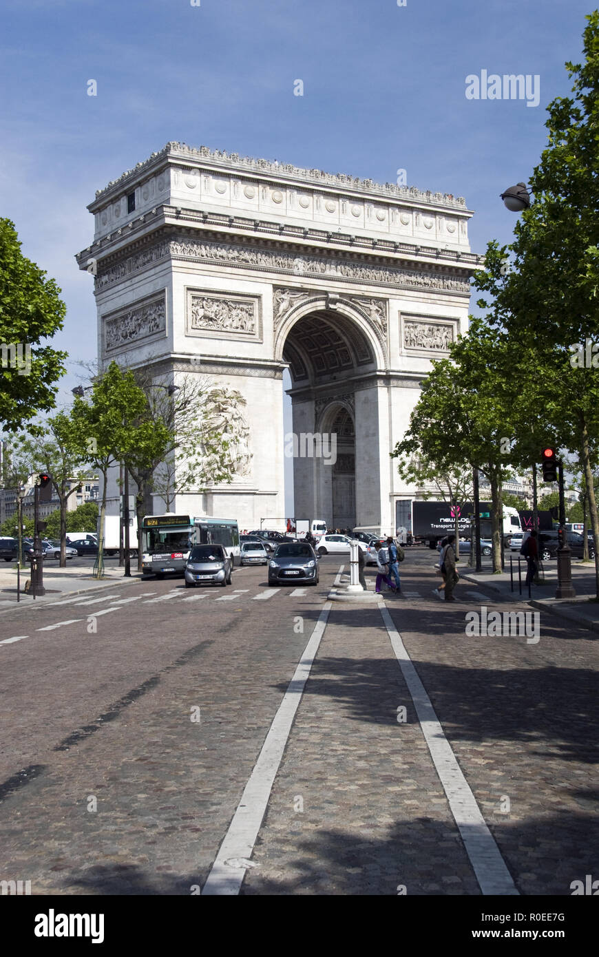 L'Arc de Triomphe de l'Etoile (Arc de Triomphe) dans la Place Charles de Gaulle à la fin de l'Arc de Triomphe, Paris, France. Banque D'Images