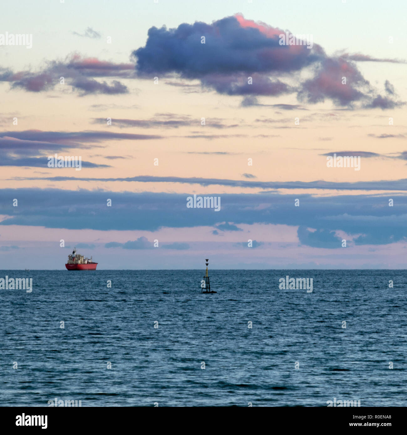 Regardant la mer, Mounts Bay, Cornwall UK Banque D'Images