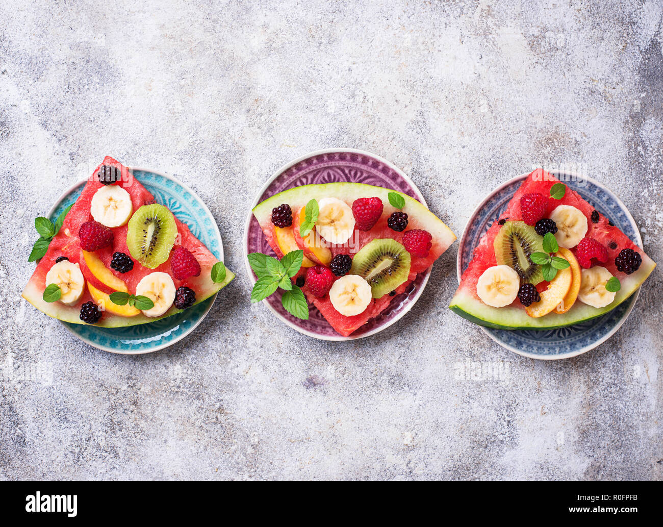 Pastèque pizza avec des fruits et des baies Banque D'Images