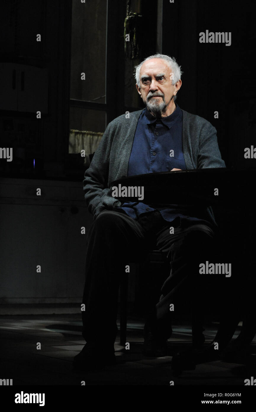 Le fort de la tempête, jouer au Wyndham Theatre de Londres avec : Jonathan Pryce Où : London, Royaume-Uni Quand : 04 Oct 2018 Source : WENN.com Banque D'Images