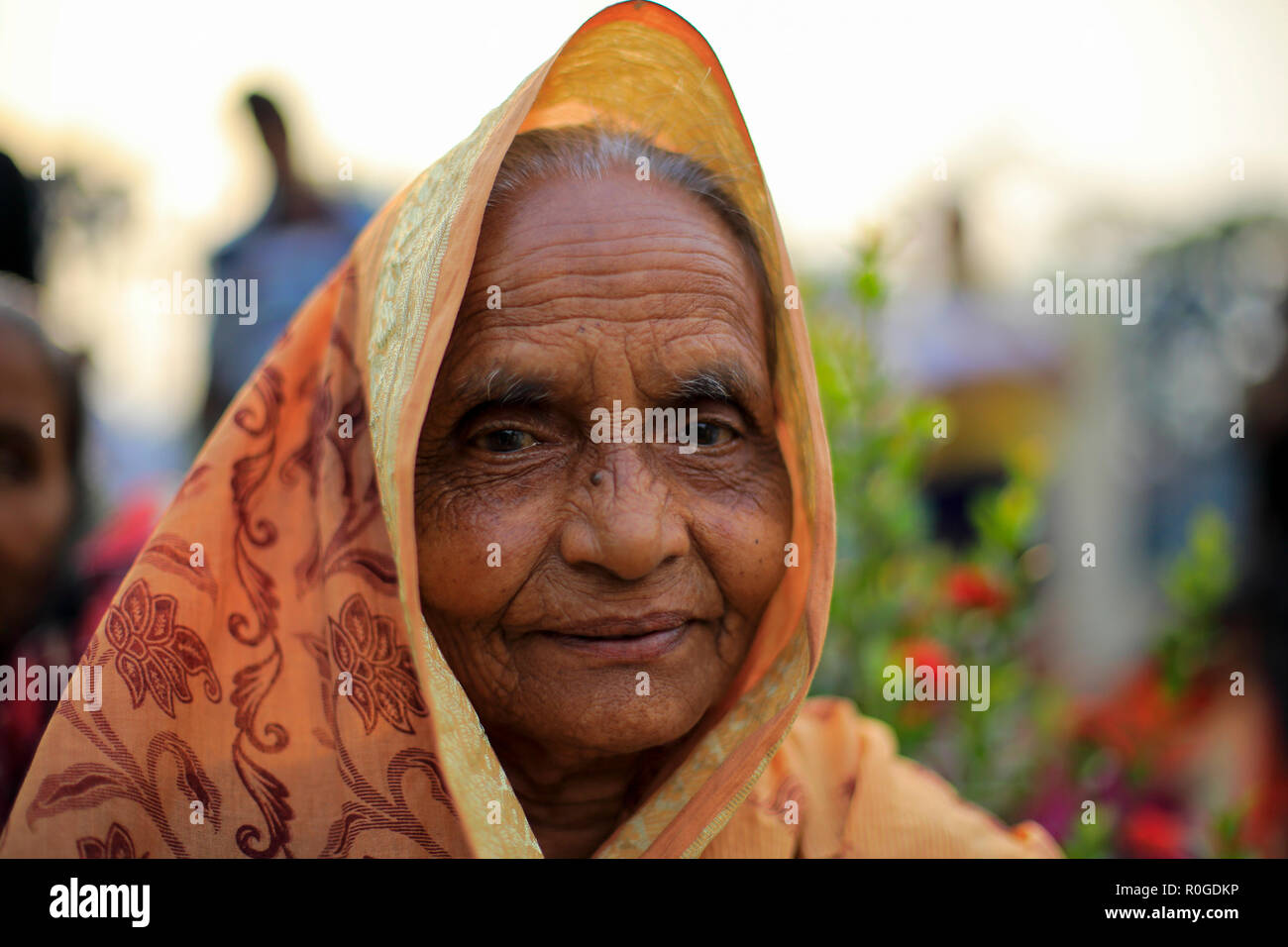 Close-up portrait d'une femme rurale. Tumulia, Gazipur, Bangladesh Banque D'Images