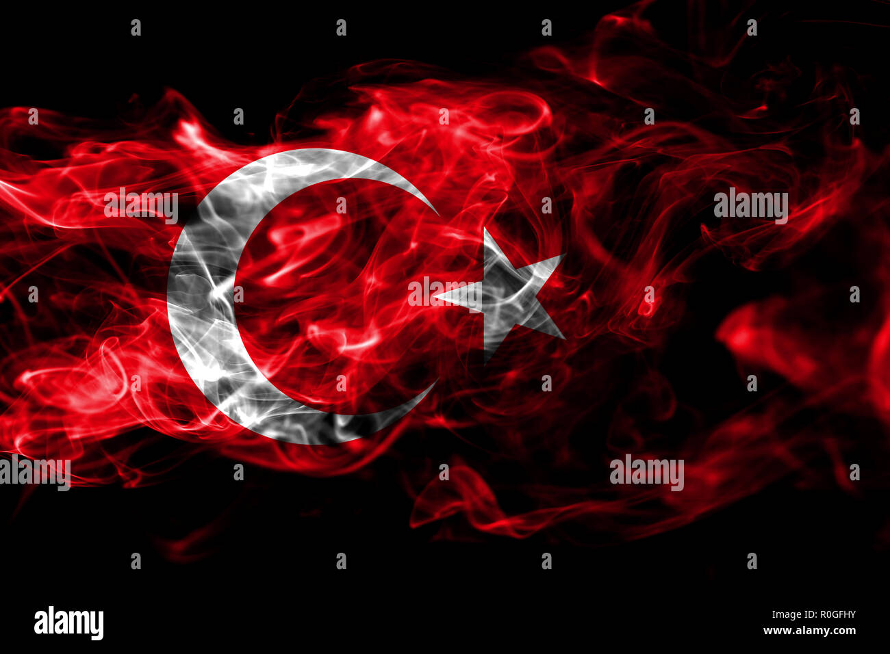 picture Fond Décran Fond Ecran Turquie https www alamyimages fr drapeau national de la turquie a fait de la fumee de couleur isole sur fond noir resume contexte vague soyeuse image224098279 html