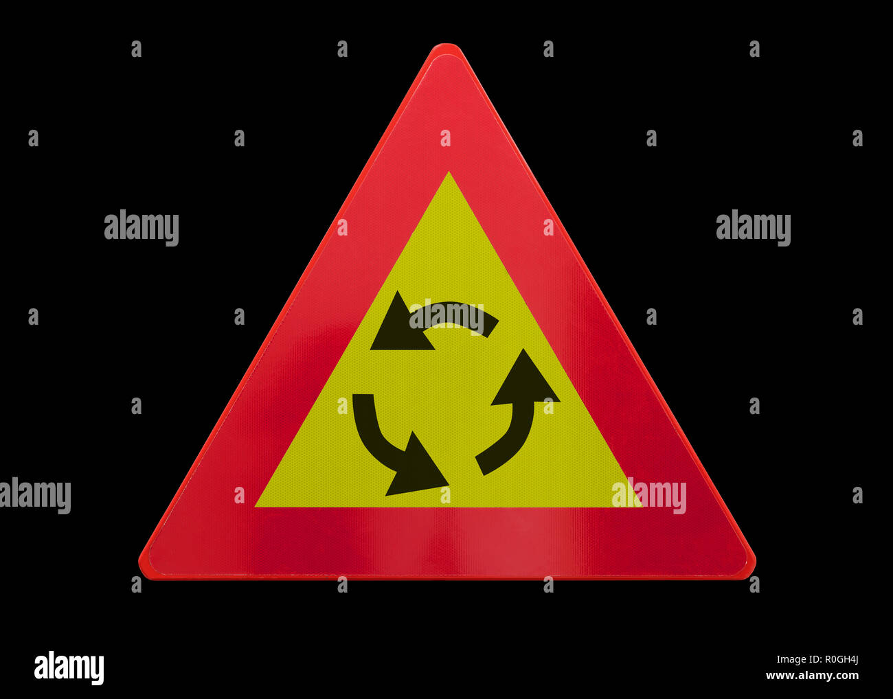 Panneau de circulation isolés - Rond-point - Isolated on black Banque D'Images