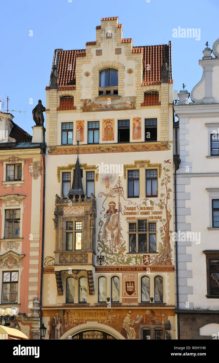 Maison peinte dans la vieille ville de Prague Banque D'Images