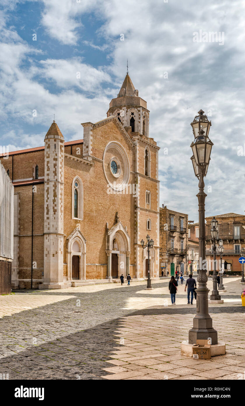 Basilica Cattedrale Santa Maria Assunta, 1317, de style roman, en Lucera, Pouilles, Italie Banque D'Images