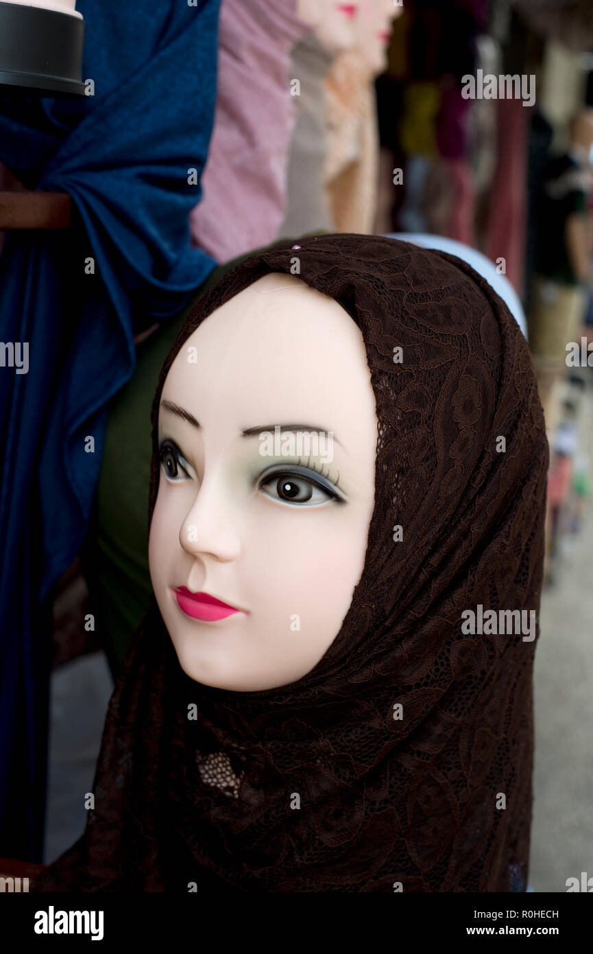 La Palestine. Naplouse. Mannequin femme foulard modélisation Banque D'Images