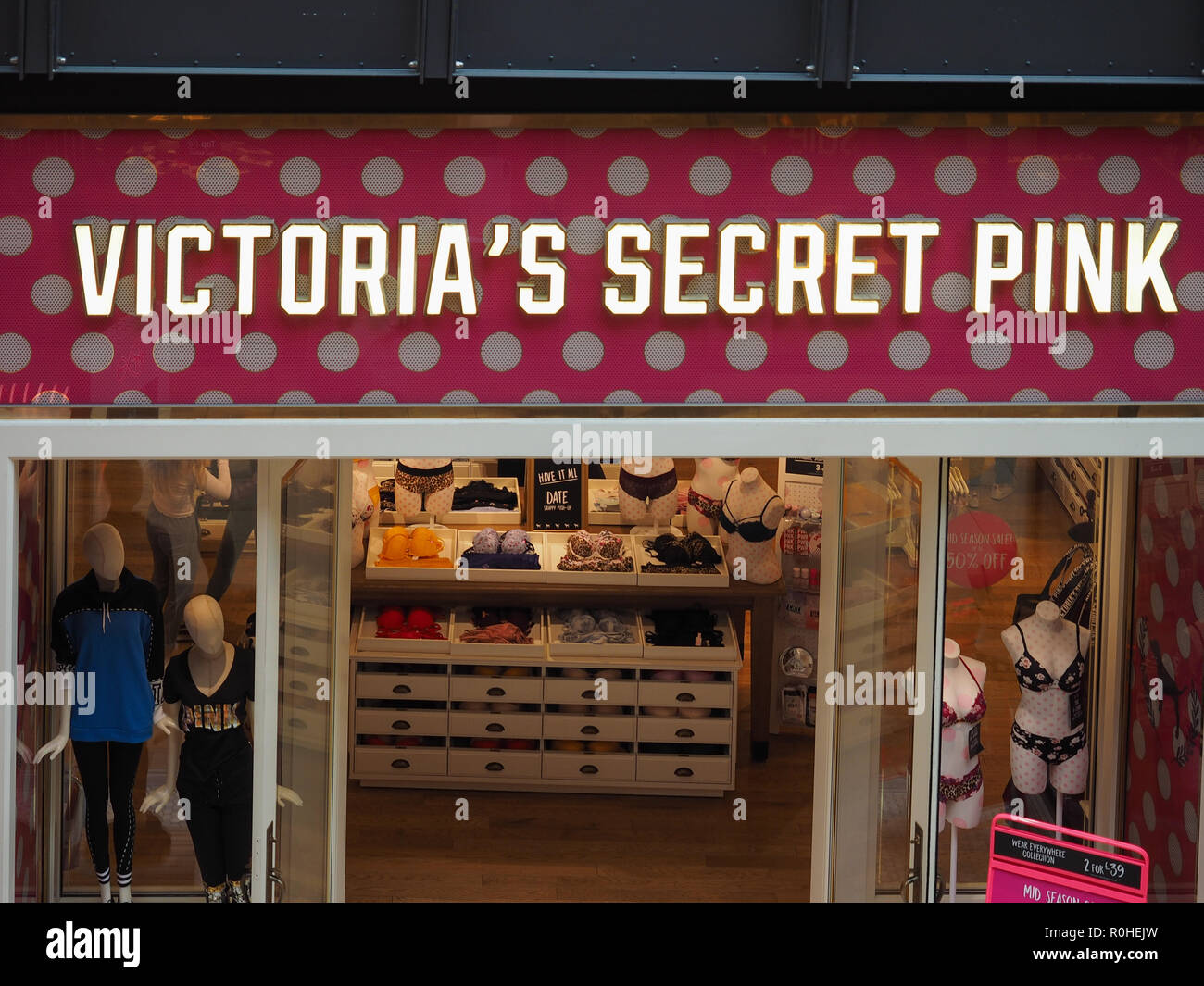 CAMBRIDGE, UK - CIRCA Octobre 2018 : Victoria's Secret Pink shop au centre commercial Grand Arcade Banque D'Images