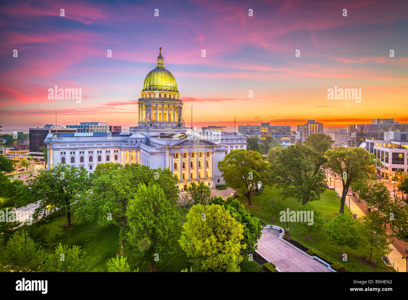 Madison, Wisconsin, USA State Capitol building au crépuscule. Banque D'Images