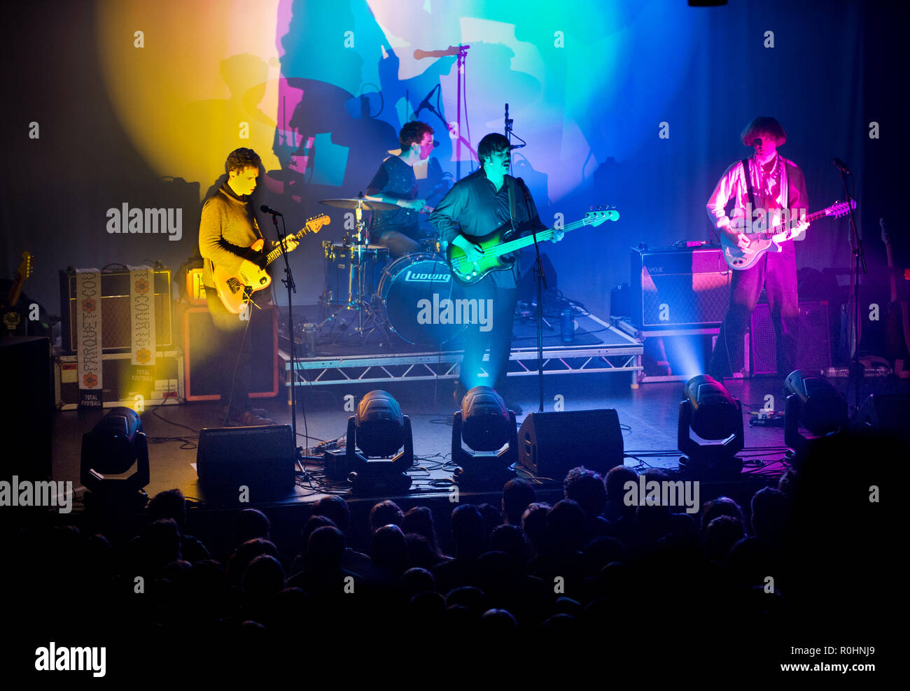 Manchester, UK. 4ème Nov 2018. Le groupe de rock US Plancher Tribunaux en concert à l'O2 Apollo, Manchester, UK, au début de leur tournée britannique, 4 novembre 2018. Crédit : John Bentley/Alamy Live News Banque D'Images