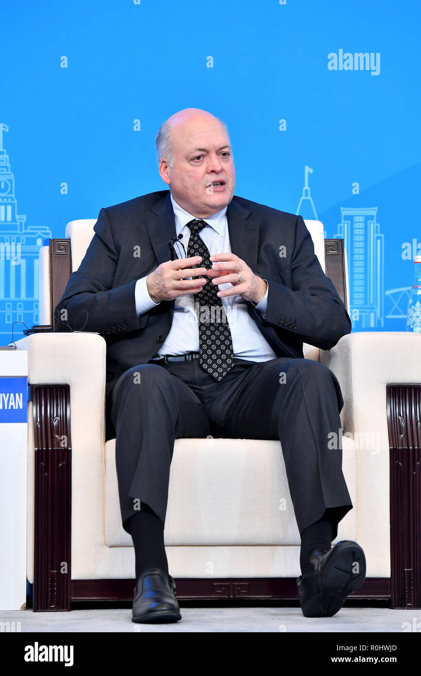 Shanghai, Chine. 5Th Nov, 2018. Jim Hackett, président et directeur général de Ford Motor Company, prend la parole à la session parallèle sur le commerce et l'investissement de l'Aéroport International de Hongqiao Forum économique et commercial à Shanghai, la Chine orientale, le 5 novembre 2018. Crédit : Li Xin/Xinhua/Alamy Live News Banque D'Images