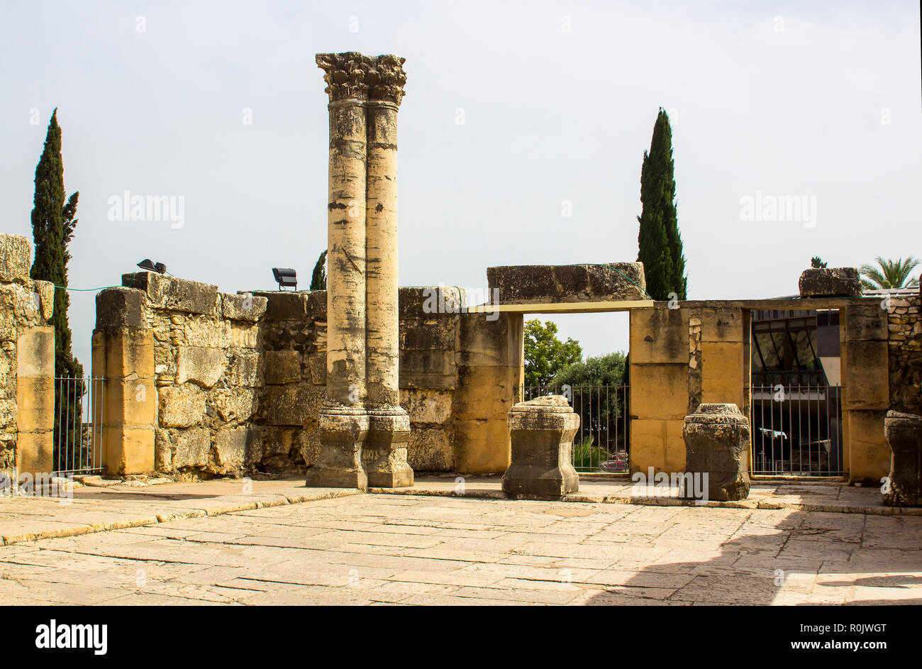 3 mai 2018 Les vestiges mis au jour les ruines d'une synagogue juive du premier siècle dans l'ancienne ville de Capharnaüm en Israël où Jésus a vécu pendant un certain temps. Banque D'Images