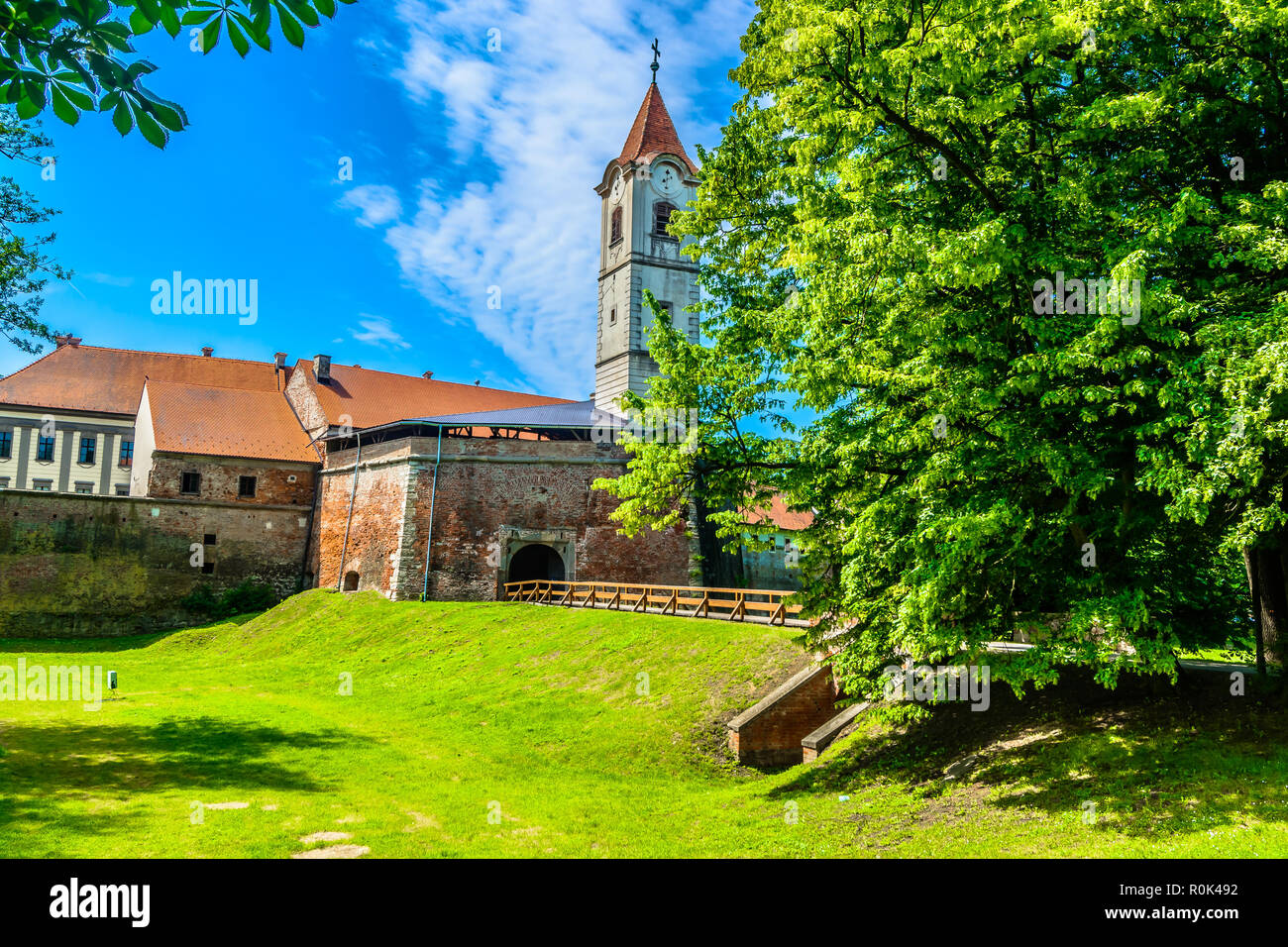 Vue panoramique au château médiéval en Cakovec ville, célèbre attraction touristique en Croatie. Banque D'Images
